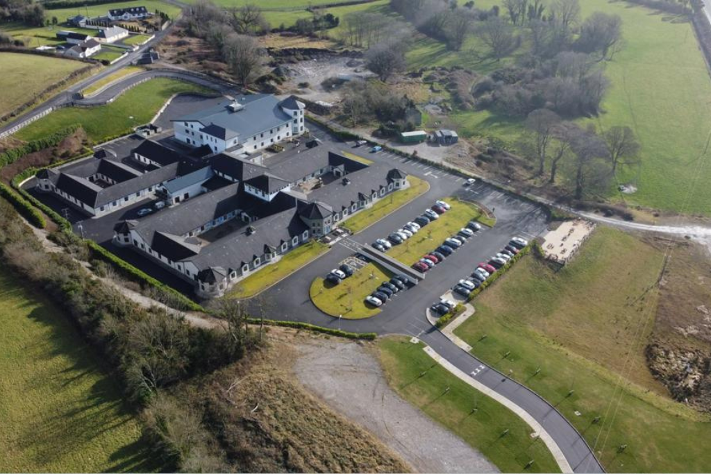 Esker Rí Nursing Home, Clara