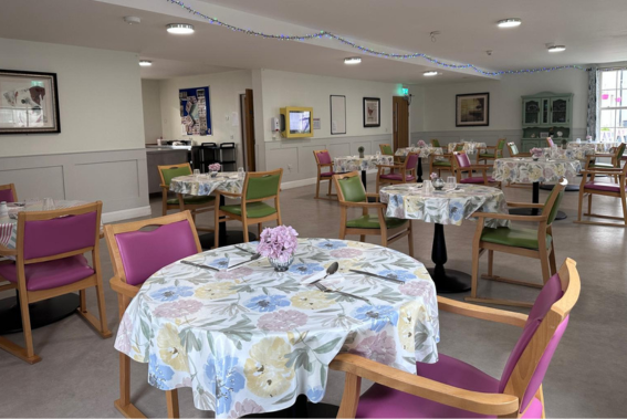 Dining room 567 x 379 px